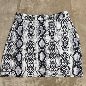 SHEIN Monochrome Snake Print Mini Skirt